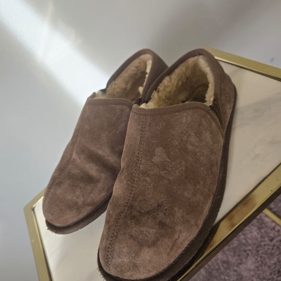 Brown Suede UGG Sheepskin Lined Boots - Cozy Winter Slippers Size 9. - Picture 3 of 8